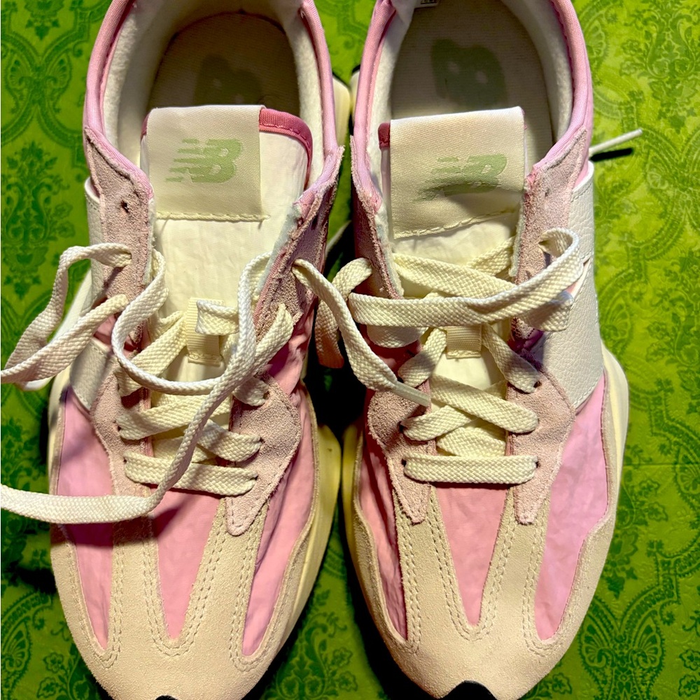Brand new New Balance sneakers